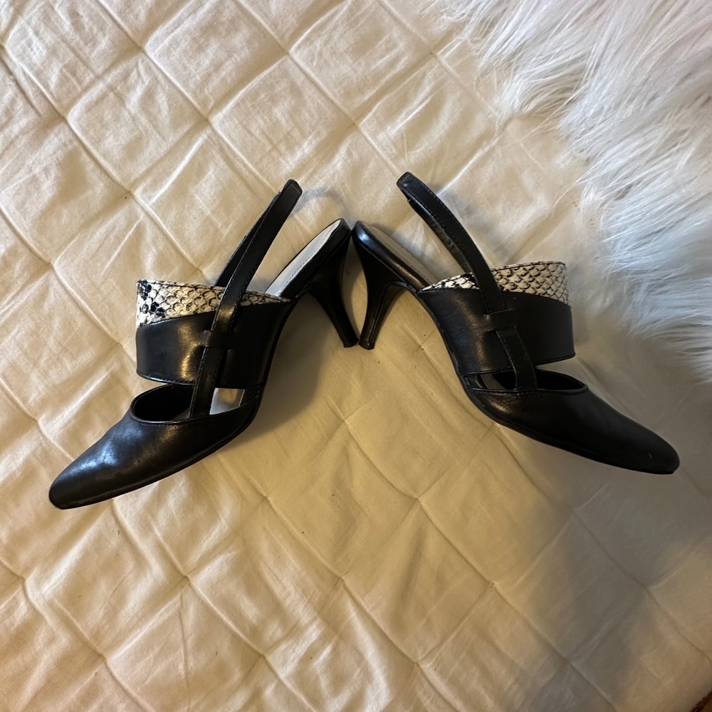 Ellen Tracy Black and Snake Print Bello Leather Sling Back Heels Cut Out Size 7 - Picture 6 of 16